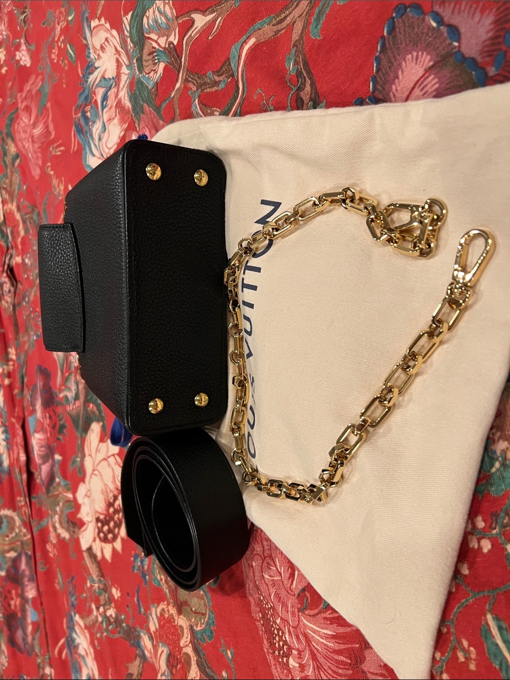 Louis Vuitton Black Capucines Mini Top-Handle Bag with Gold Hardware - Picture 7 of 15